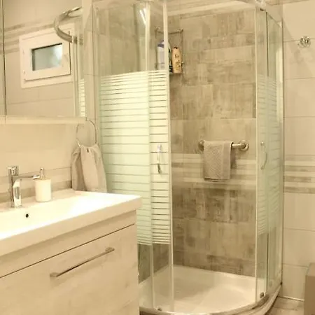 Panos Modern * Mouzaki