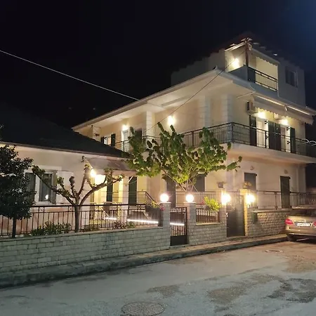 Panos Modern Mouzaki