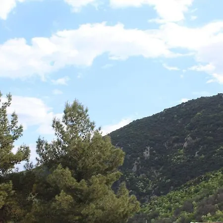 Panos Modern Mouzaki